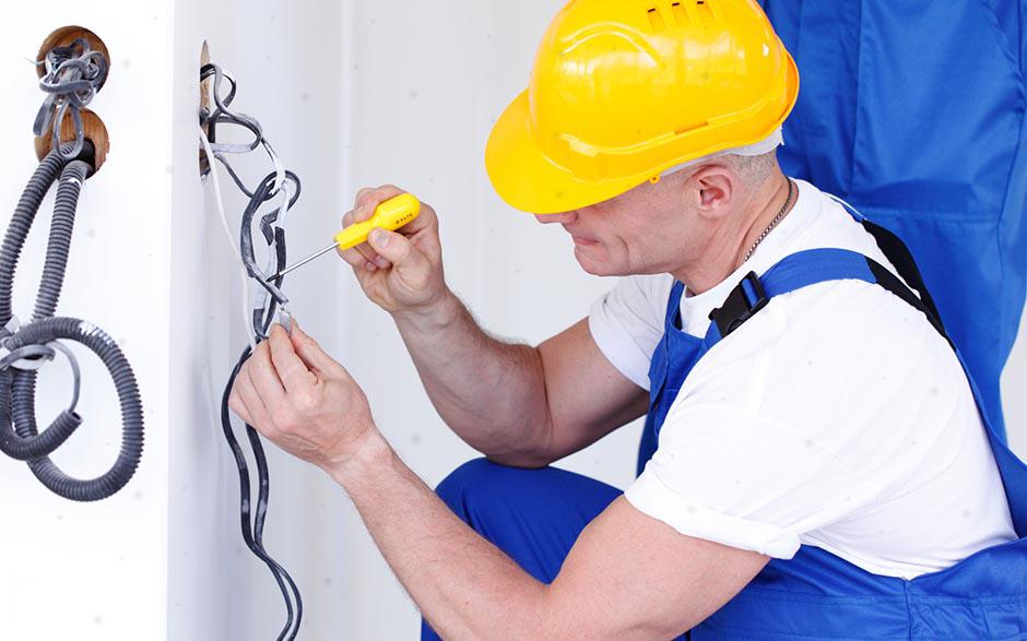 électricien dans le bâtiment Paris 1